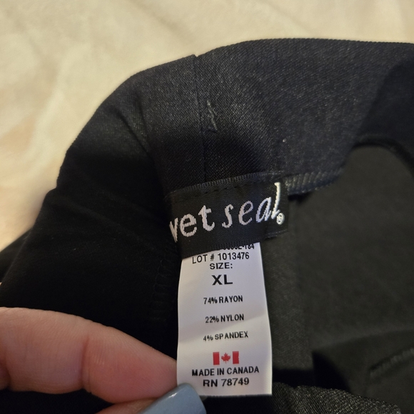 Wet Seal Black High Waist Pull-On Shorts S XL Gold Button Accent NEVER WORN - Picture 4 of 4